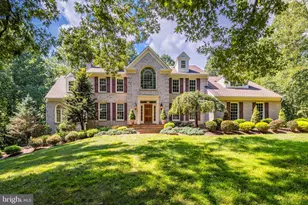 5501 W Ridge View Dr, Fairfax, VA 22030 - Photo 1