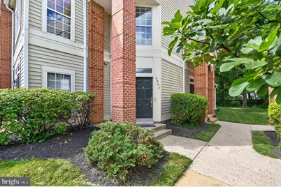 6862 Brindle Heath Way #202, Alexandria, VA 22315 - Photo 1