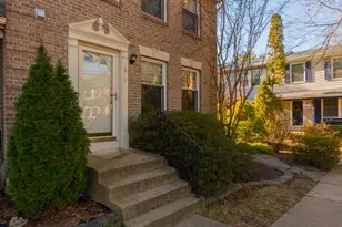 2911 Montauk Ct, Falls Church, VA 22042 - Photo 2