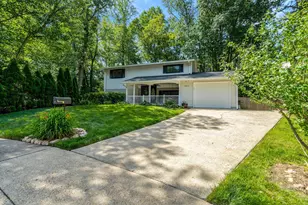8213 Springfield Village Dr, Springfield, VA 22152 - Photo 1