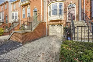 2409 Simpkins Farm Dr, Herndon, VA 20171 - Photo 1