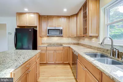 7321 Reddfield Court, Falls Church, VA 22043 - Photo 8