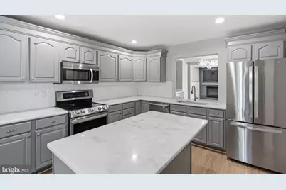 12087 Edgemere Circle, Reston, VA 20190 - Photo 1