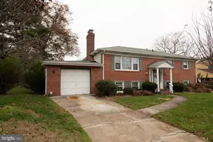 7601 Hayfield Rd, Alexandria, VA 22315 - Photo 1