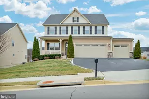 17251 Old Ingelside Dr, Round Hill, VA 20141 - Photo 1