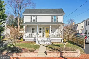 408 Blue Ridge Ave NE, Leesburg, VA 20176 - Photo 1