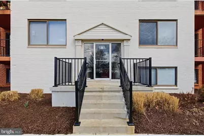 125 Clubhouse Drive SW #9, Leesburg, VA 20175 - Photo 1