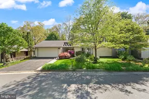 112 Hopeland Ln, Sterling, VA 20164 - Photo 1