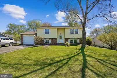 712 N Sterling Boulevard, Sterling, VA 20164 - Photo 1