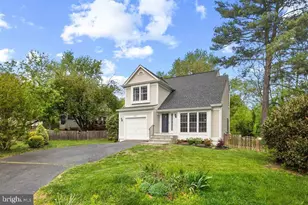 423 Foxridge Dr SW, Leesburg, VA 20175 - Photo 1
