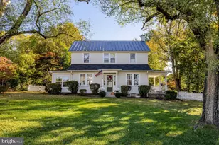 150 S 32nd St, Purcellville, VA 20132 - Photo 1
