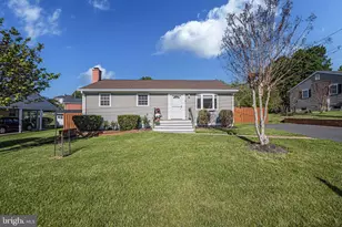 131 S 26th St, Purcellville, VA 20132 - Photo 1