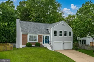 27 Brinks Ct, Sterling, VA 20165 - Photo 1