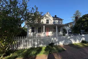 210 Cornwall St NW, Leesburg, VA 20176 - Photo 1