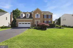 43197 Wayside Cir, Ashburn, VA 20147 - Photo 1