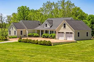 20147 Woodtrail Rd, Round Hill, VA 20141 - Photo 1
