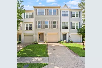 303 Barnfield Square NE, Leesburg, VA 20176 - Photo 1