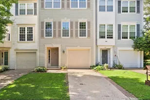 303 Barnfield Square NE, Leesburg, VA 20176 - Photo 1