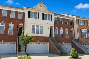 25286 McIntyre Sq, Chantilly, VA 20152 - Photo 1