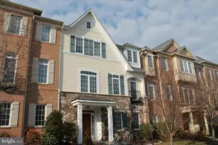 24907 Earlsford Dr, Chantilly, VA 20152 - Photo 1