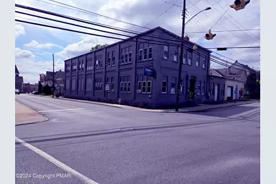  110 Pennsylvania Ave, Unit 201, Bangor, PA 18013 - Photo 2