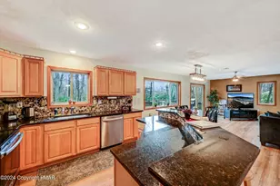 275 Tanglewood Dr, Pocono Pines, PA 18350 - Photo 20