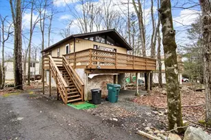 8062 Red Squirrel Dr, Tobyhanna, PA 18466 - Photo 2
