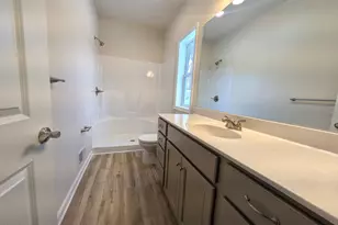 203 Lincoln Ln, East Stroudsburg, PA 18301 - Photo 4