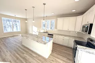 203 Lincoln Ln, East Stroudsburg, PA 18301 - Photo 2