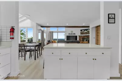  270 Big Pocono Pass, Tannersville, PA 18372 - Photo 10