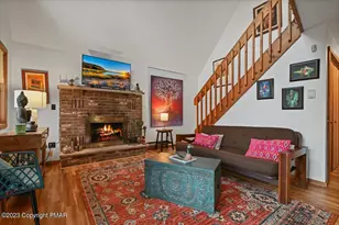 250 Brentwood Dr, Bushkill, PA 18324 - Photo 4