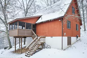 250 Brentwood Dr, Bushkill, PA 18324 - Photo 2