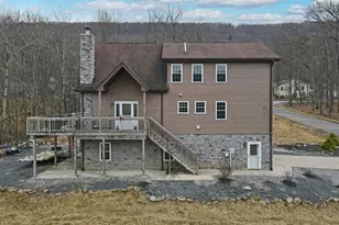 16 Delaware Dr, Hazleton, PA 18202 - Photo 2