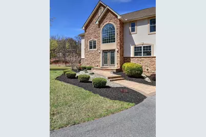  301 Reagan Drive, East Stroudsburg, PA 18301 - Photo 10