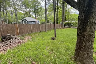 71 Fairview Ave, Mount Pocono, PA 18344 - Photo 4