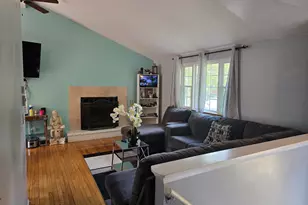 3076 Briarwood Dr, Coolbaugh Township, PA 18466 - Photo 2