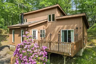 5015 Woodbridge Dr, Bushkill, PA 18324 - Photo 2