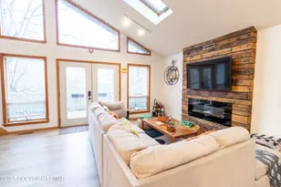 251 Dorchester Dr, Bushkill, PA 18324 - Photo 6