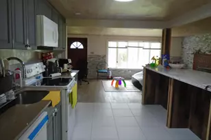 387 N Shore Dr, Albrightsville, PA 18210 - Photo 2