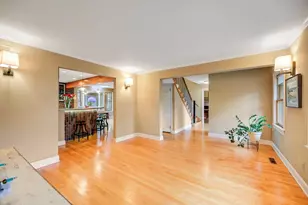 938 Meadow Cir, Bethlehem, PA 18017 - Photo 16