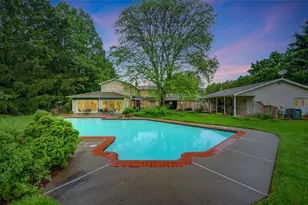 938 Meadow Cir, Bethlehem, PA 18017 - Photo 1