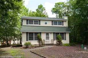 3216 Carlisle Ct, Bushkill, PA 18324 - Photo 1