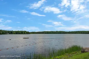 513 Rondaxe Ln, Long Pond, PA 18334 - Photo 4