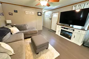 187 Creekside Manor Dr, Lehighton, PA 18235 - Photo 2