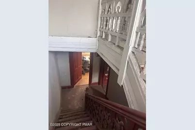  622 Mahantongo St, Street, Pottsville, PA 17901 - Photo 4