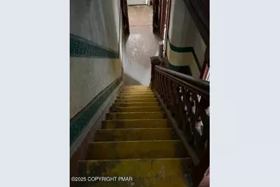  622 Mahantongo St, Street, Pottsville, PA 17901 - Photo 16