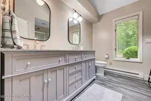 1061 Crestwoods Dr, Pocono Pines, PA 18350 - Photo 12