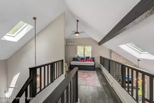 1061 Crestwoods Dr, Pocono Pines, PA 18350 - Photo 16