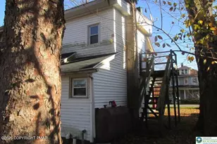 2376 N Delaware Dr, Mount Bethel, PA 18343 - Photo 6