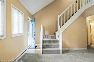 461 Somerset Dr, East Stroudsburg, PA 18301 - Photo 6